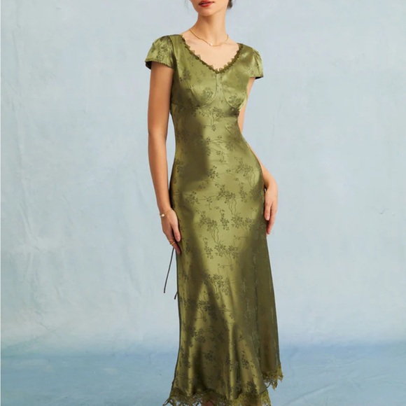 RIHOAS Green Jacquard Floral Satin Midi Dress - Picture 8 of 11